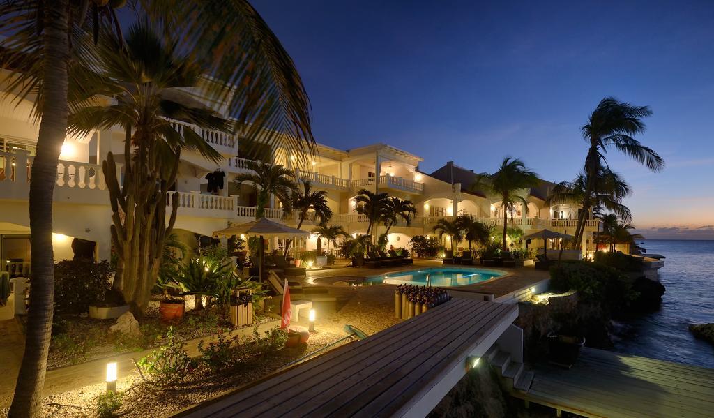 Belmar Oceanfront Apartments Bonaire Bagian luar foto