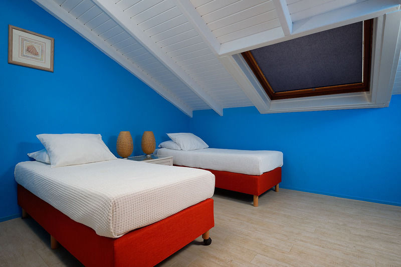 Belmar Oceanfront Apartments Bonaire Bagian luar foto