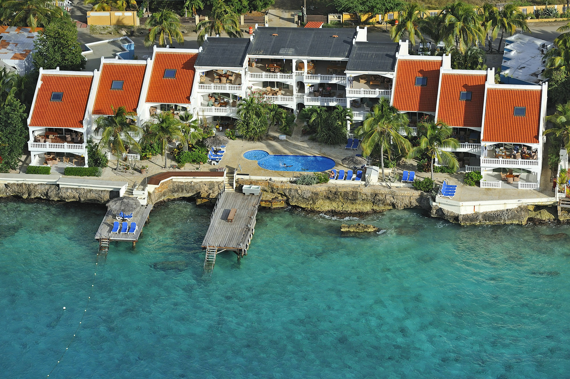 Belmar Oceanfront Apartments Bonaire Bagian luar foto