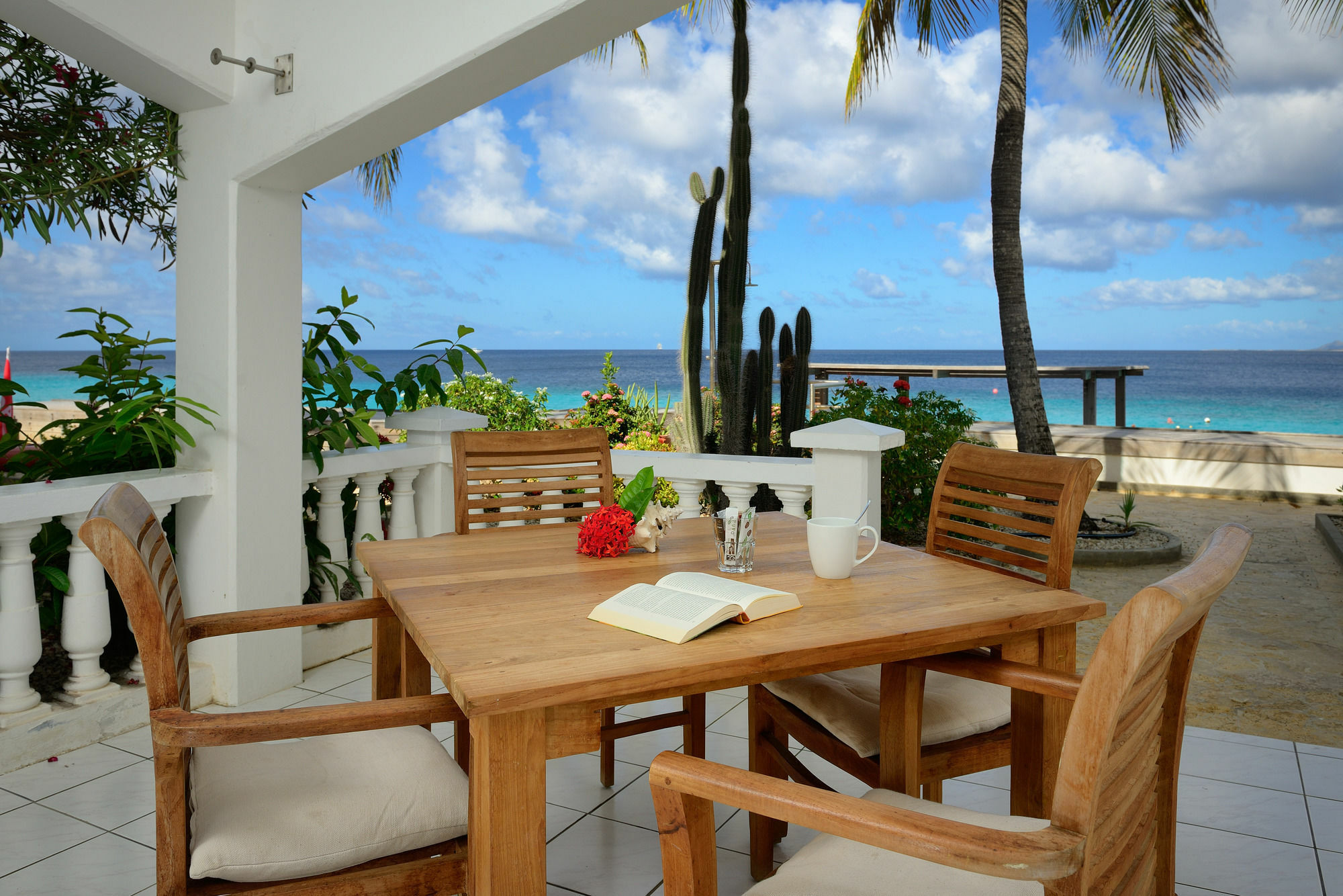 Belmar Oceanfront Apartments Bonaire Bagian luar foto