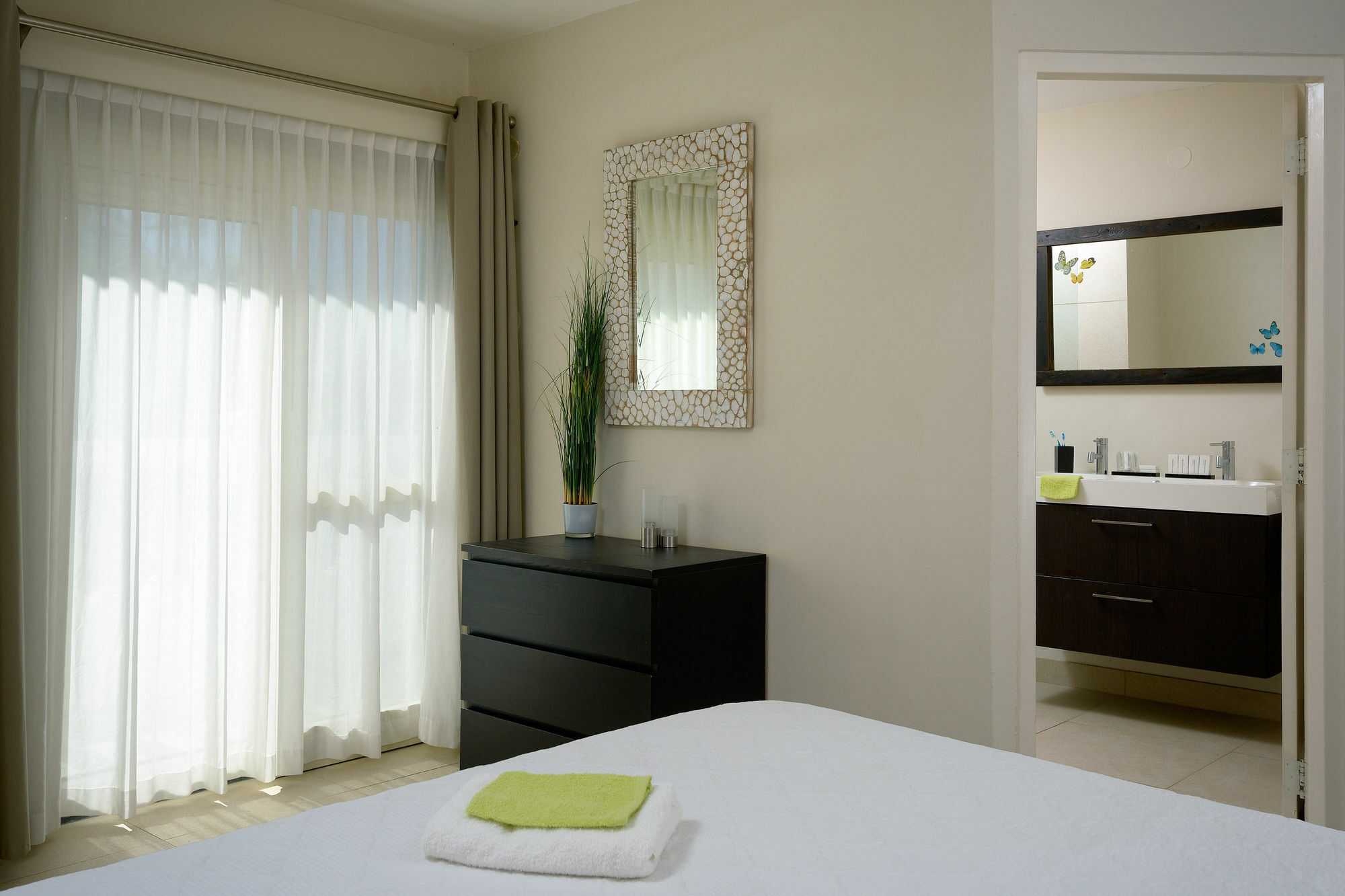 Belmar Oceanfront Apartments Bonaire Bagian luar foto