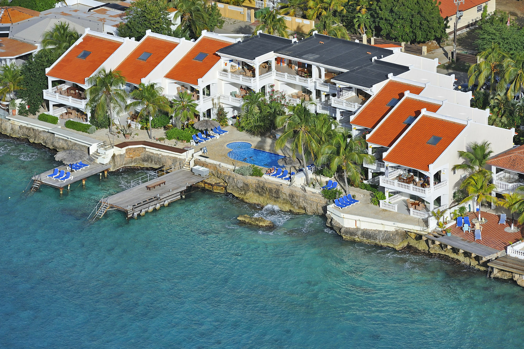 Belmar Oceanfront Apartments Bonaire Bagian luar foto