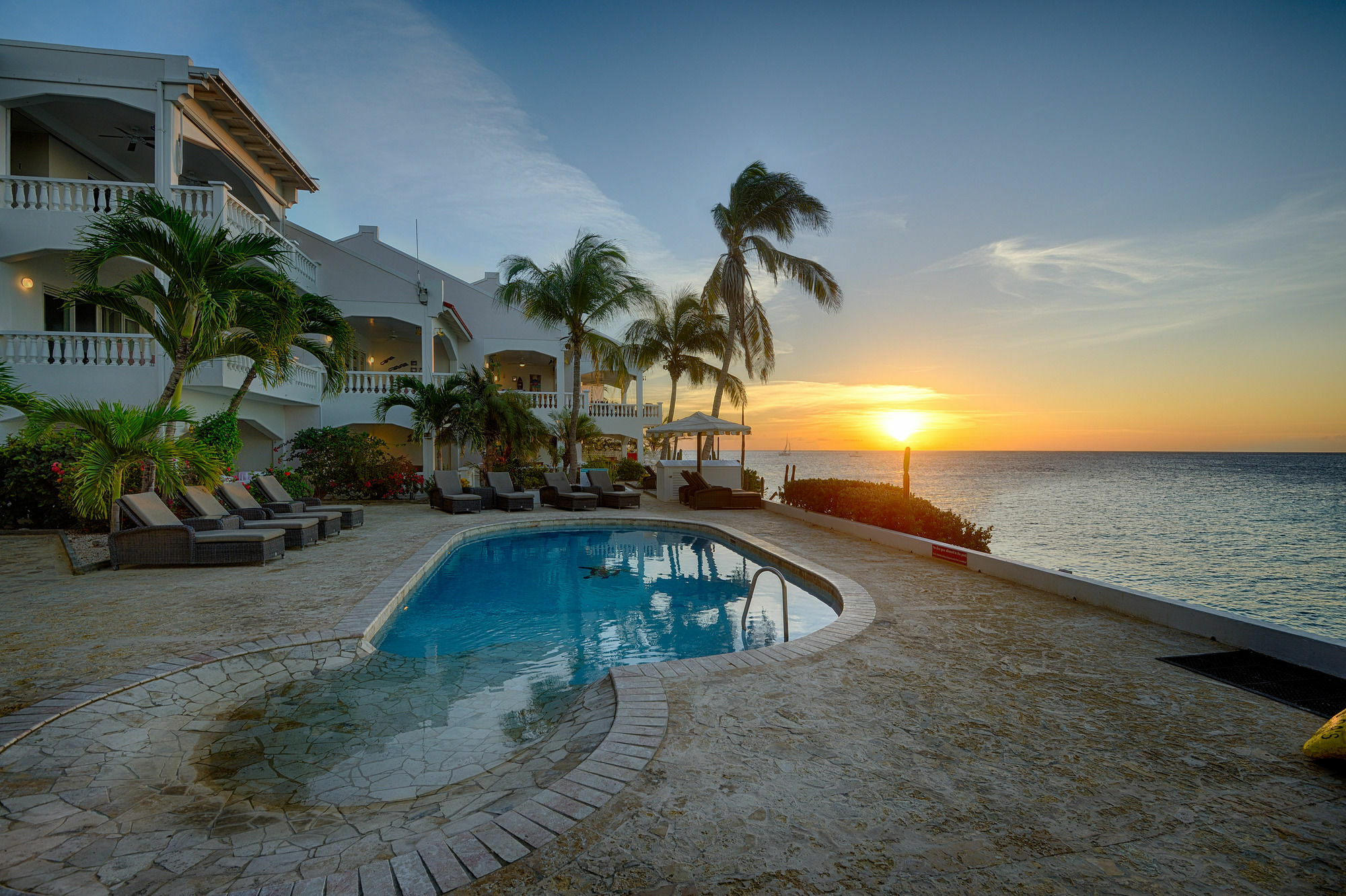 Belmar Oceanfront Apartments Bonaire Bagian luar foto