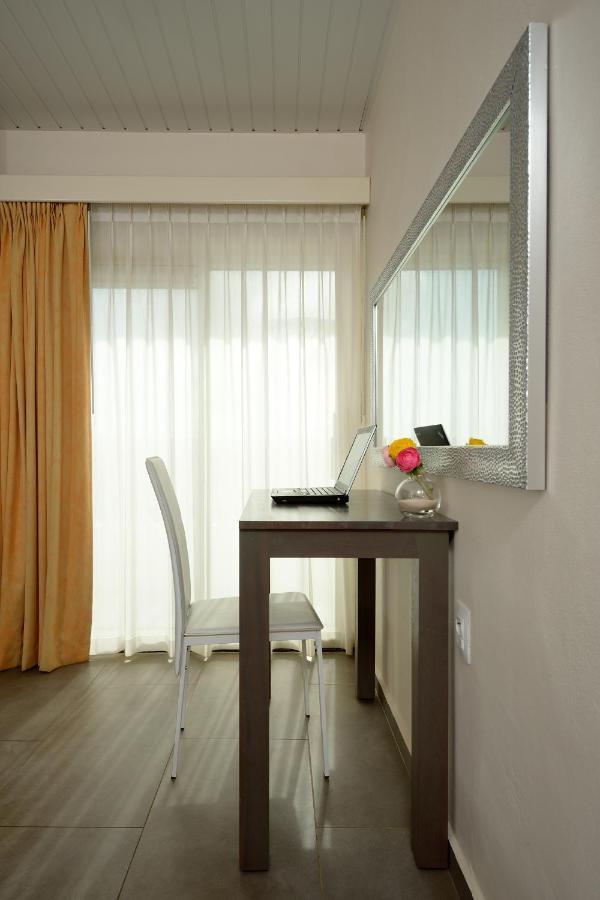 Belmar Oceanfront Apartments Bonaire Bagian luar foto